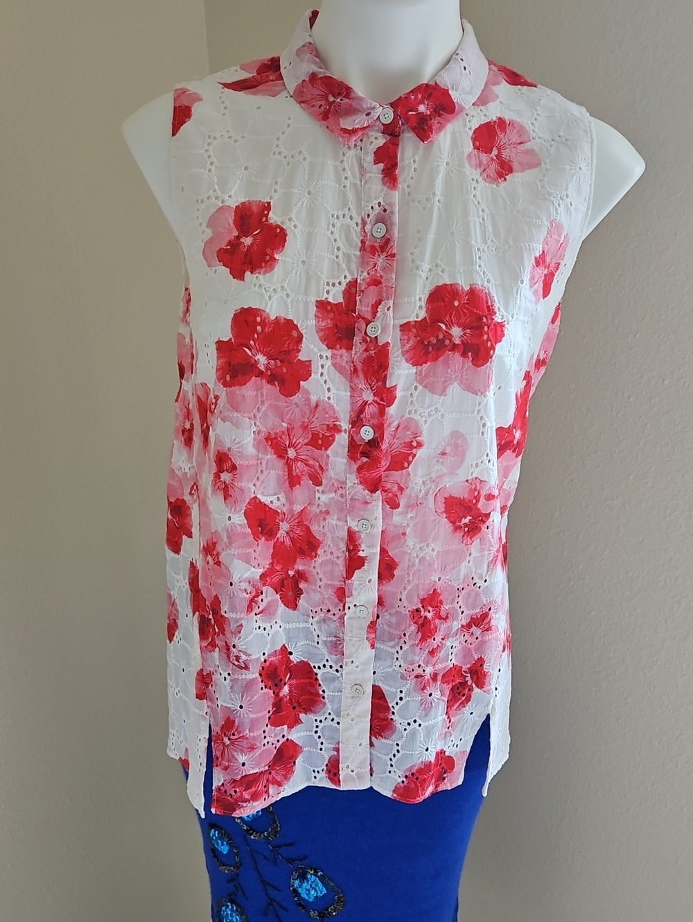 Tahari  Eyelet Floral Sleeveless Top White Pink Red